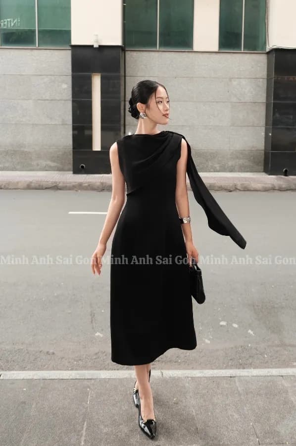 ĐẦM DIVA TÀ VAI MINH ANH 100825 - ĐẦM LỆCH VAI XẾP NẾP TINH TẾ, HIỆN ĐẠI VÀ SANG TRỌNG thumbnail 3