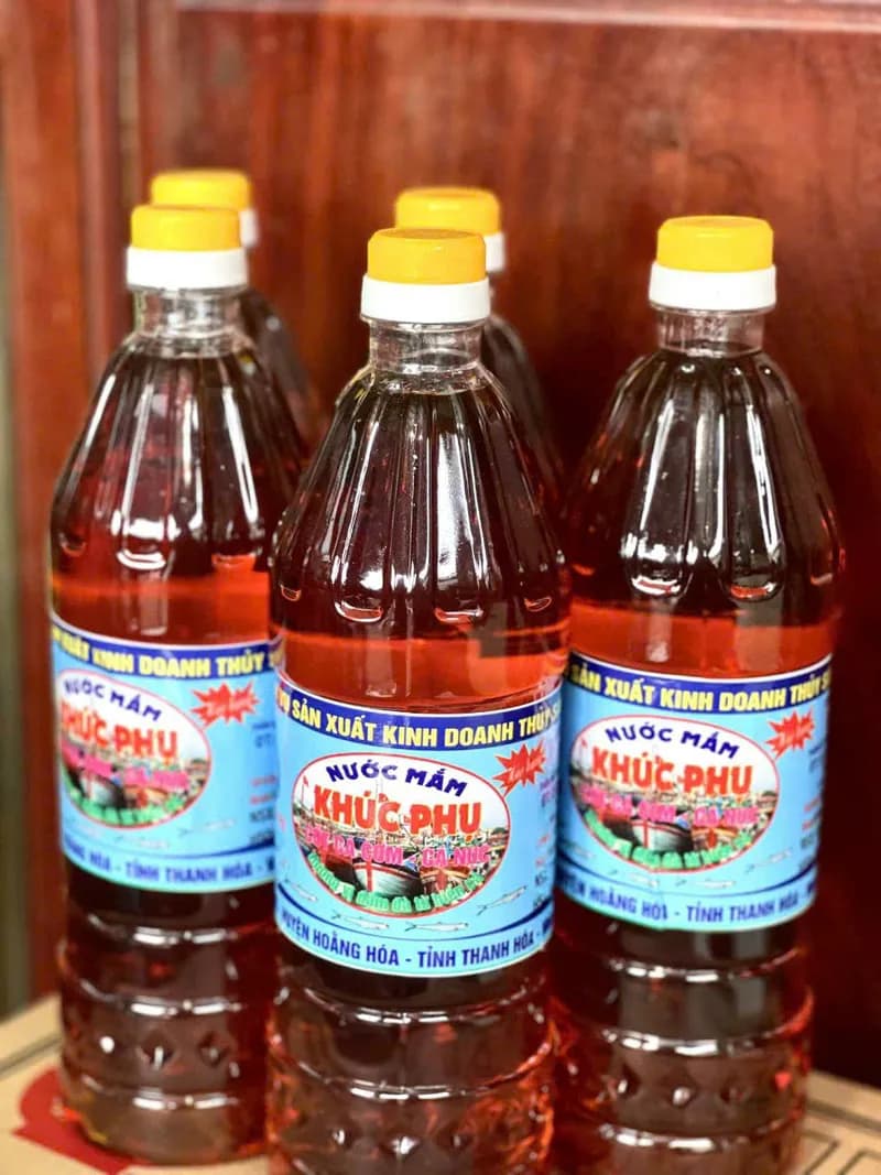Nước Mắm  Gia Truyền Khúc Phụ ( Cốt Cá Cơm- Cá Nục) Chai 1 lít thumbnail 3