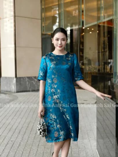 ĐẦM GẤM CỔ THUYỀN - MINH ANH SÀI GÒN - Dáng suông - Du xuân - Kiêu sa - Quý phái thumbnail 5