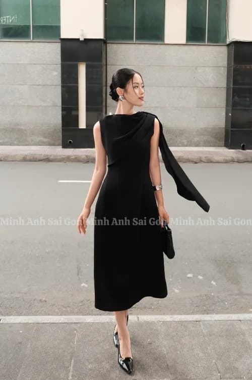 ĐẦM DIVA TÀ VAI MINH ANH 100825 - ĐẦM LỆCH VAI XẾP NẾP TINH TẾ, HIỆN ĐẠI VÀ SANG TRỌNG thumbnail 1