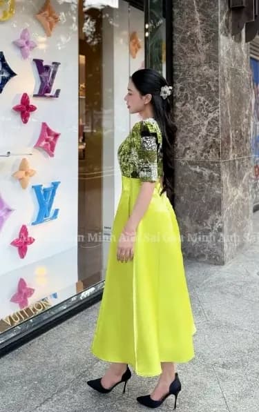 ĐẦM LỤA VÀNG CỔ THUYỀN PHỐI TAFTA BÓNG – MINH ANH SÀI GÒN - SANG TRỌNG VÀ THANH LỊCH thumbnail 4