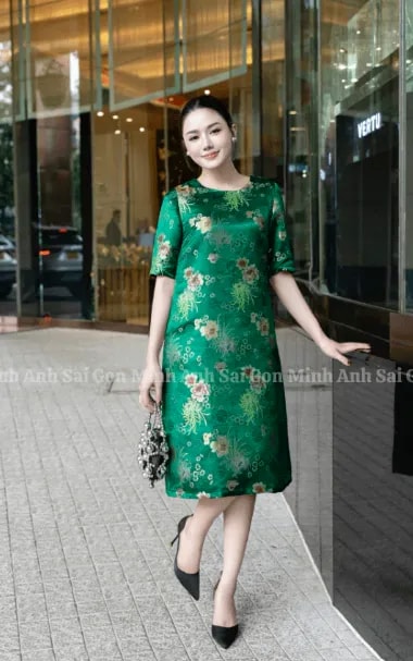 ĐẦM GẤM CỔ THUYỀN - MINH ANH SÀI GÒN - Dáng suông - Du xuân - Kiêu sa - Quý phái - Ảnh 1