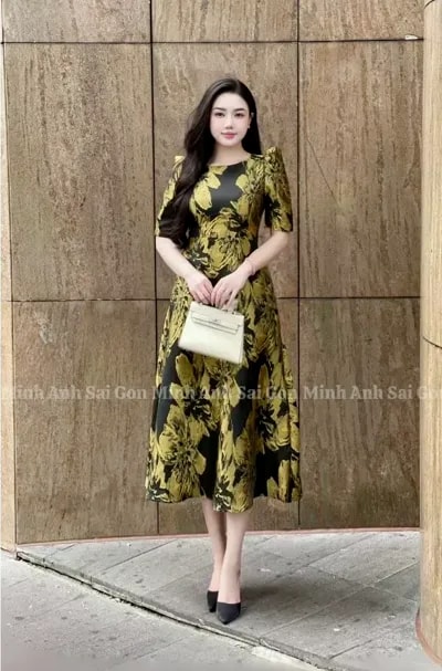 ĐẦM GẤM CỔ TRÒN HOA MAI VÀNG - MINH ANH SÀI GÒN - SANG TRỌNG, QUỲ PHÁI - Ảnh 1